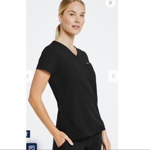 Jaanuu Women’s 3-Pocket V-Neck Top